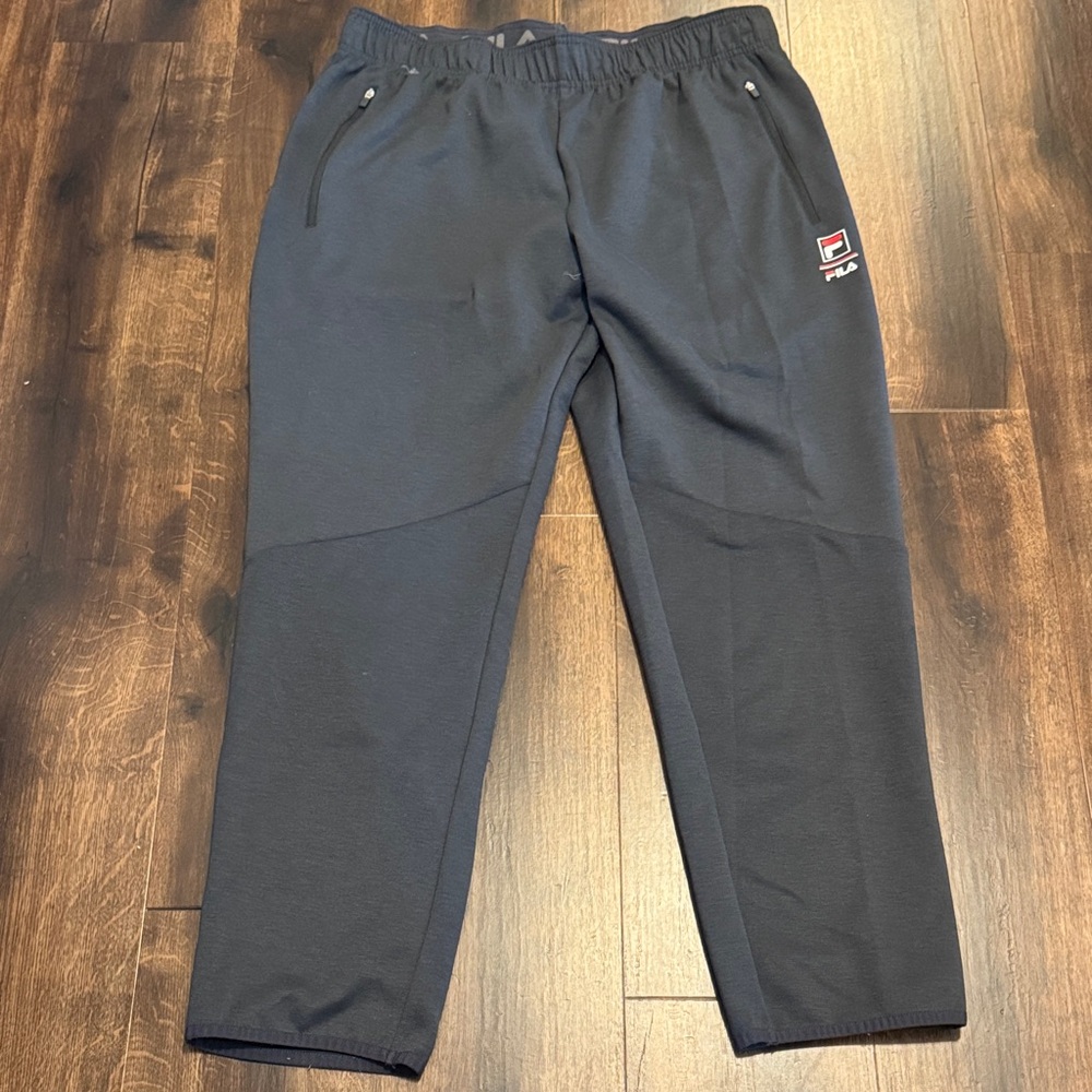 Fila Men's Charcoal Joggers / Sweatpants with Zippered Pockets Medium Weight